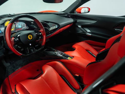 Used 2021 Ferrari SF90 Stradale image 4