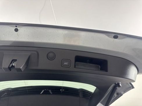New 2026 Chevrolet Equinox ACTIV w/ Convenience Package III FWD image 15