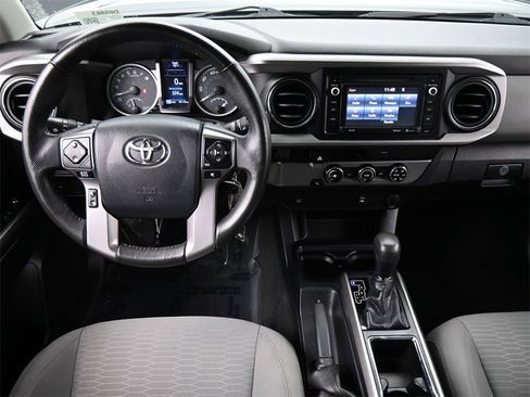 Used 2017 Toyota Tacoma SR5 image 5
