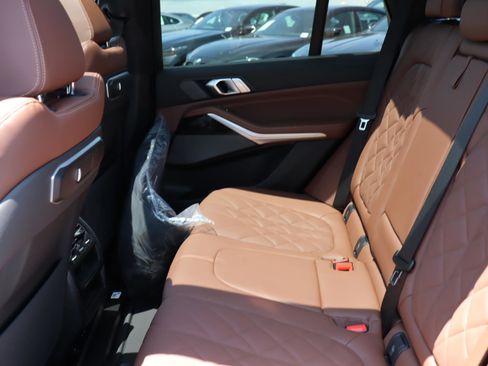 Used 2026 BMW X5 xDrive50e w/ M Sport Package image 23