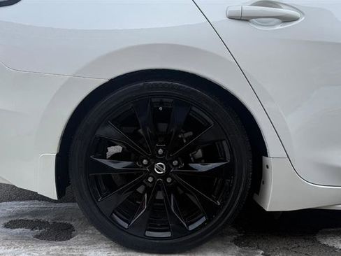 Used 2021 Nissan Maxima SR w/ Sport Mat Group image 7