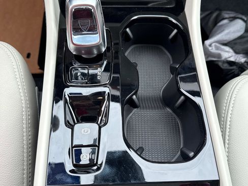 New 2026 Volvo XC40 B5 Plus w/ Climate Package image 25