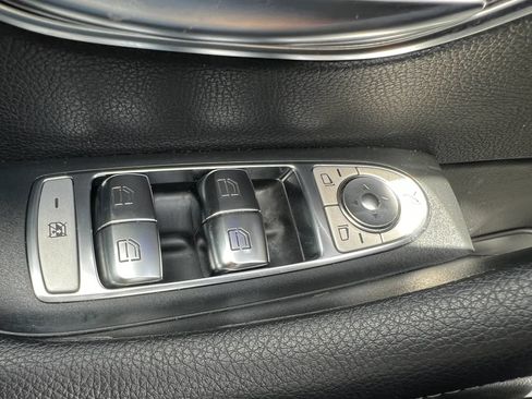 Used 2019 Mercedes-Benz E 450 4MATIC Sedan w/ Premium Package image 52