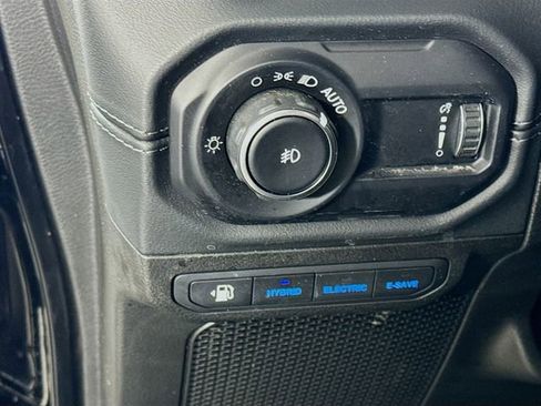 Used 2024 Jeep Wrangler High Altitude image 12