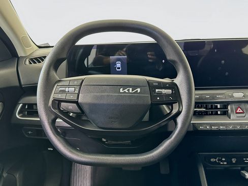 Used 2025 Kia K4 LXS image 18