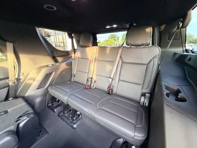 Used 2025 GMC Yukon Denali AWD/4WD image 17