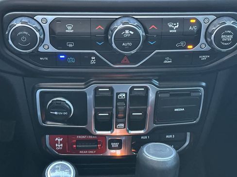 Used 2023 Jeep Wrangler Unlimited Rubicon 4xe image 23