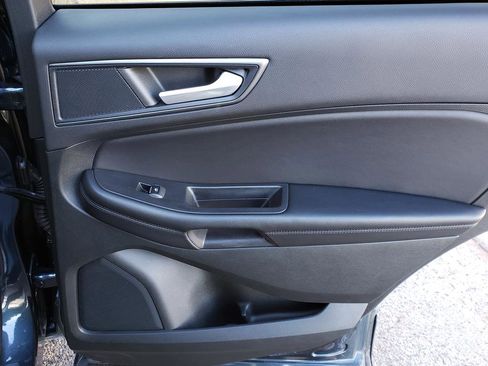 Used 2023 Ford Edge SE w/ Black Appearance Package image 16