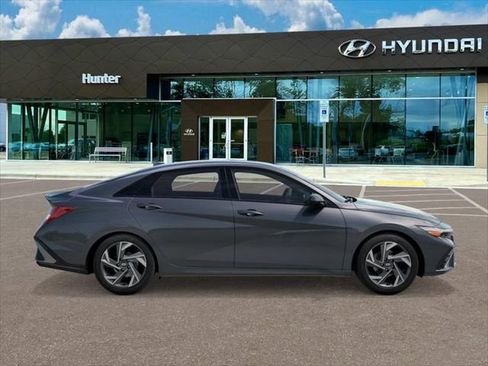 New 2026 Hyundai Elantra SEL Sport Premium w/ Cargo Package FWD image 7