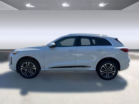 Used 2025 Audi Q5 Premium Plus w/ Premium Plus AWD/4WD image 2