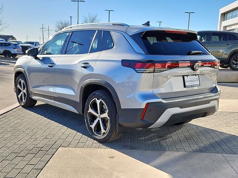 New 2026 Volkswagen Tiguan SE image 2