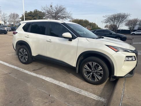 Certified 2023 Nissan Rogue SV image 1