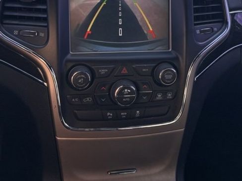 Used 2014 Jeep Grand Cherokee Overland image 17