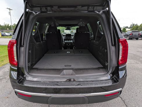 Used 2023 GMC Yukon XL SLT w/ SLT Luxury Package AWD/4WD image 10