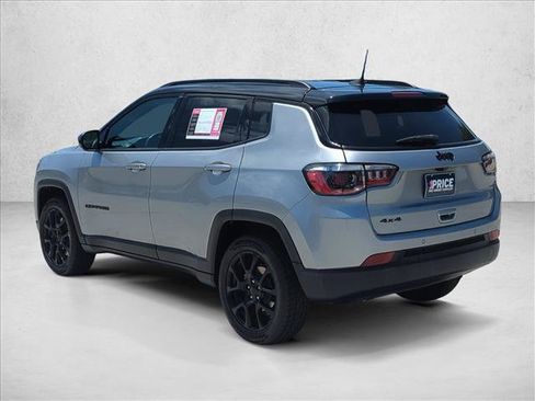 Used 2023 Jeep Compass Latitude w/ Convenience Group AWD/4WD image 6