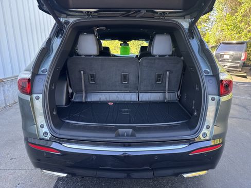 Used 2023 Buick Enclave Essence w/ Trailering Package, 5000 lbs. AWD/4WD image 12