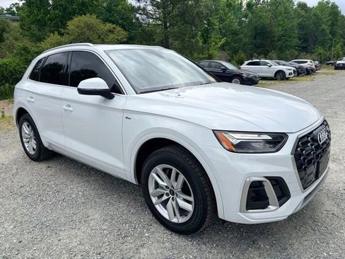 Used 2023 Audi Q5 2.0T Premium w/ Convenience Package AWD/4WD image 3