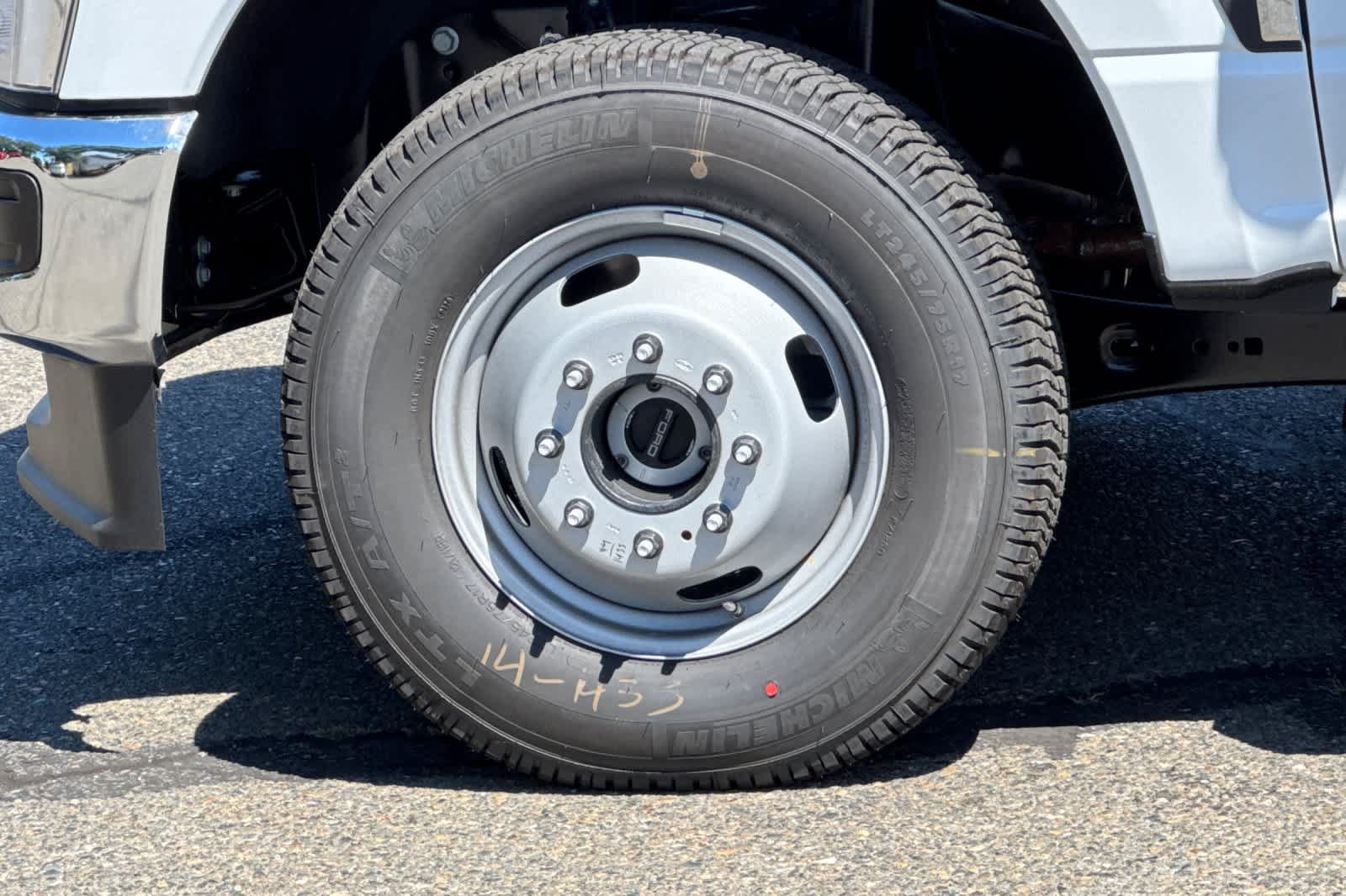 New 2026 Ford F350 XL w/ XL Chrome Package AWD/4WD image 24