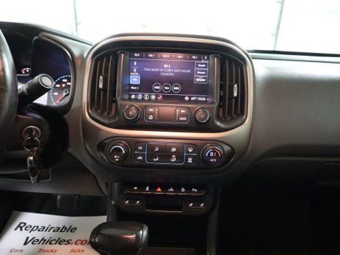 Used 2019 Chevrolet Colorado Z71 image 12