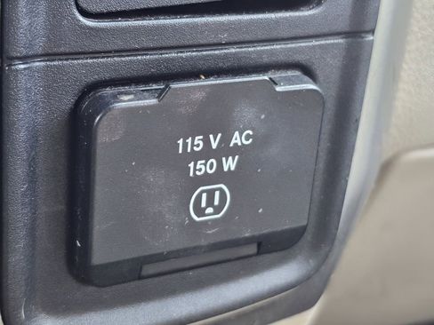 Used 2018 RAM 2500 Laramie w/ Cold Weather Group image 25