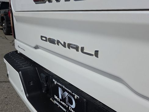 Used 2024 GMC Sierra 3500 Denali w/ Denali Reserve Package image 8