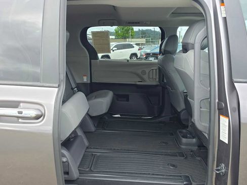 Certified 2021 Toyota Sienna XLE AWD/4WD image 15