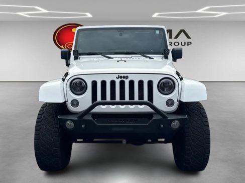 Used 2012 Jeep Wrangler Unlimited Sahara w/ Dual Top Group image 8
