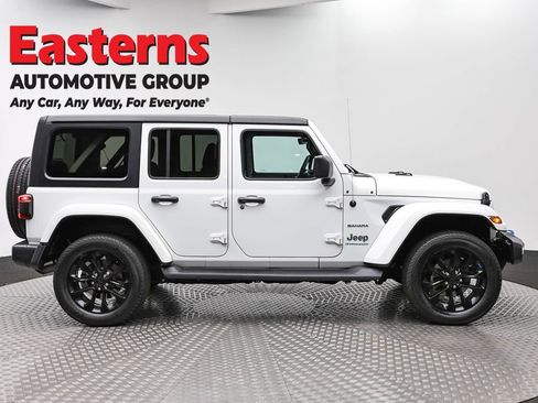 Used 2023 Jeep Wrangler Unlimited Sahara AWD/4WD image 4