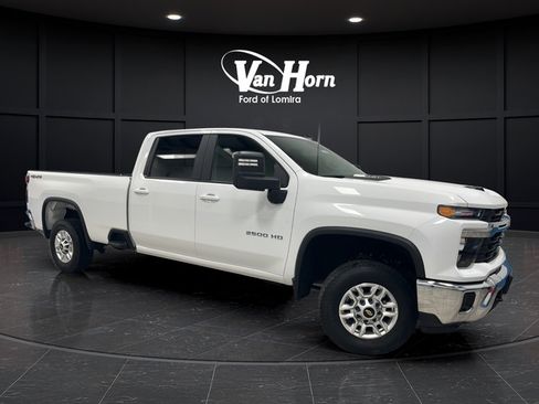 Used 2025 Chevrolet Silverado 2500 LT w/ Convenience Package AWD/4WD image 1