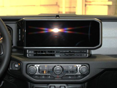 New 2026 Jeep Gladiator Sport image 13