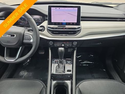 Certified 2025 Jeep Compass Limited w/ Elite Group AWD/4WD image 11
