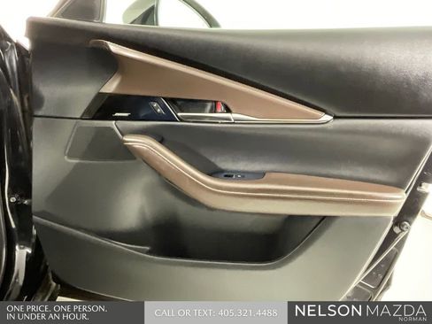 Used 2021 MAZDA CX-30 FWD 2.5 S w/ Premium Package image 16