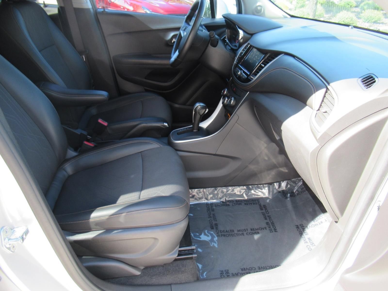 Used 2020 Chevrolet Trax LT w/ LT Convenience Package FWD image 10