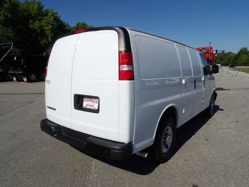 Used 2021 Chevrolet Express 2500 w/ Safety Package RWD image 7