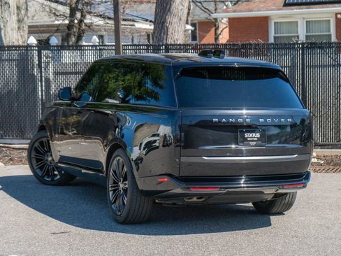 Used 2023 Land Rover Range Rover Long Wheelbase SE image 31