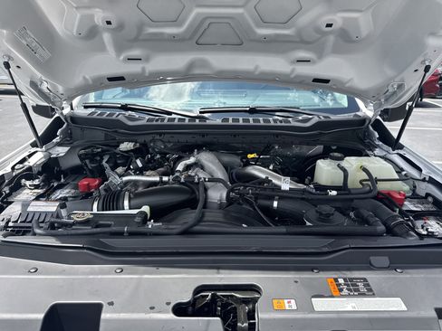 Used 2024 Ford F350 XLT image 35