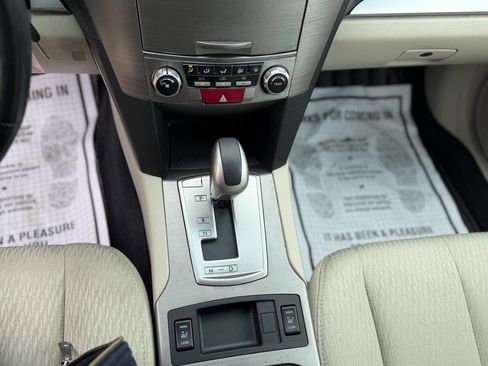 Used 2010 Subaru Outback 2.5i Premium AWD/4WD image 15