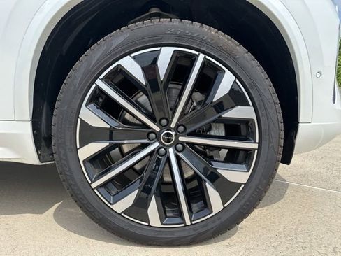 New 2026 Volvo XC90 B6 Ultra w/ Protection Package AWD/4WD image 9