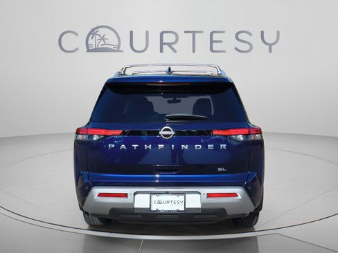 Certified 2024 Nissan Pathfinder SL w/ SL Premium Package FWD image 6