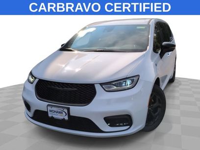 Used 2024 Chrysler Pacifica Limited