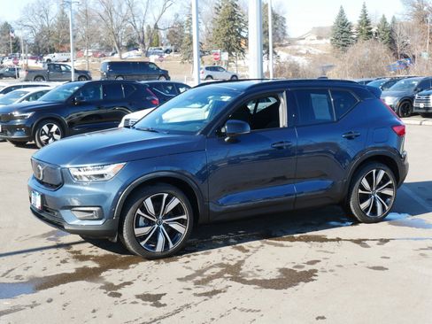 Certified 2022 Volvo XC40 P8 Recharge Ultimate image 3