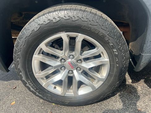 Used 2022 GMC Sierra 1500 SLT image 12