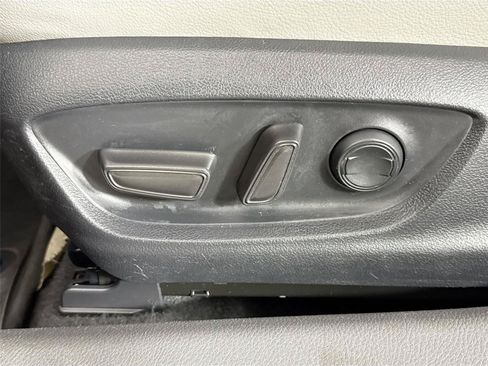 Used 2023 Toyota Camry SE FWD image 23