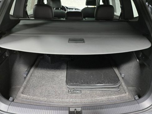Used 2022 Volkswagen Tiguan SEL R-Line AWD/4WD image 46