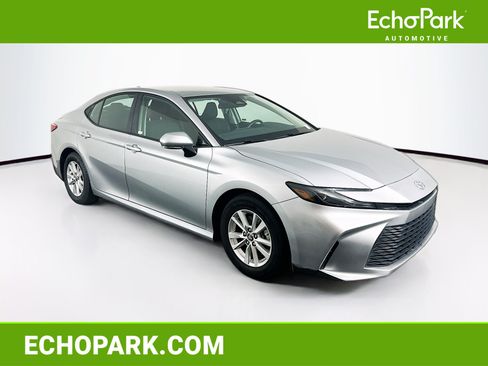 Used 2025 Toyota Camry LE FWD image 1