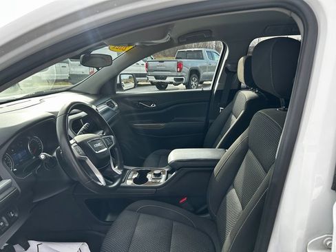 Used 2021 GMC Acadia SLE image 19