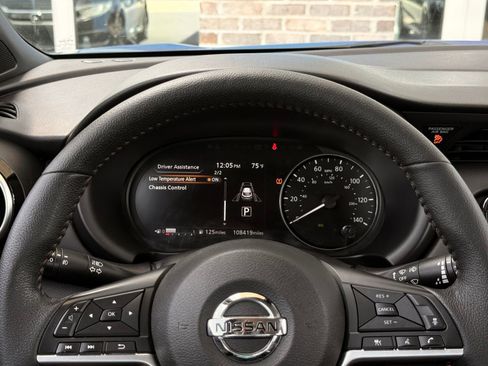 Used 2021 Nissan Kicks SR w/ SR Premium Package FWD image 40