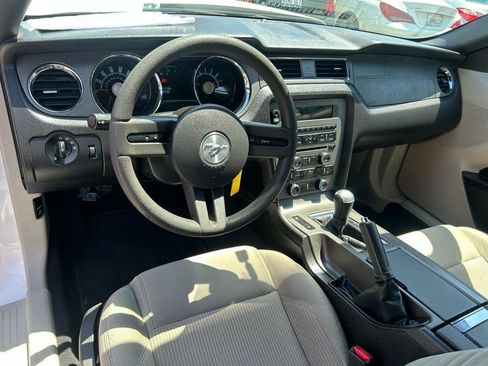 Used 2010 Ford Mustang GT RWD image 10