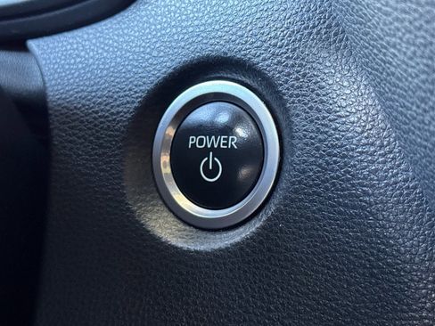 Used 2023 Toyota Corolla SE w/ SE Package image 32