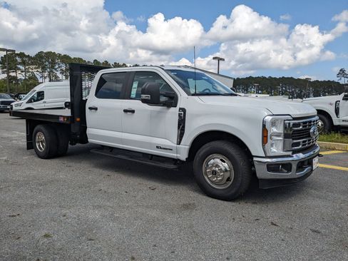 New 2024 Ford F350 XL w/ XL Chrome Package image 3